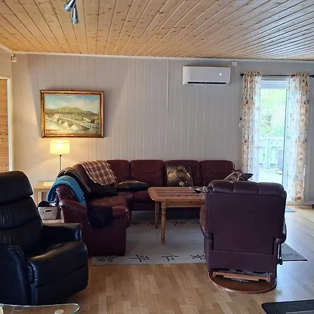 7 Person In Grovfjord Semesterbostad